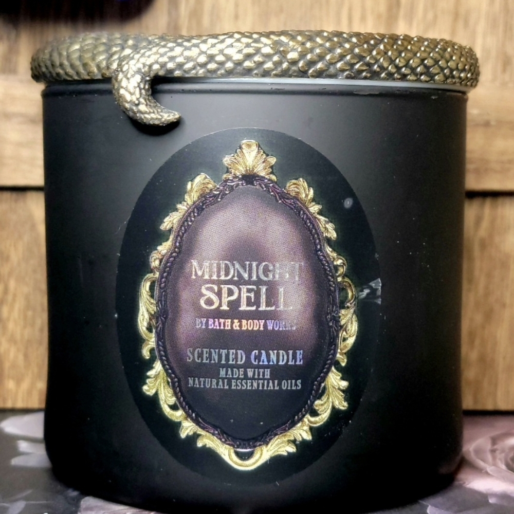 Bath & Body Works Midnight Spell Halloween 3-Wick Candle